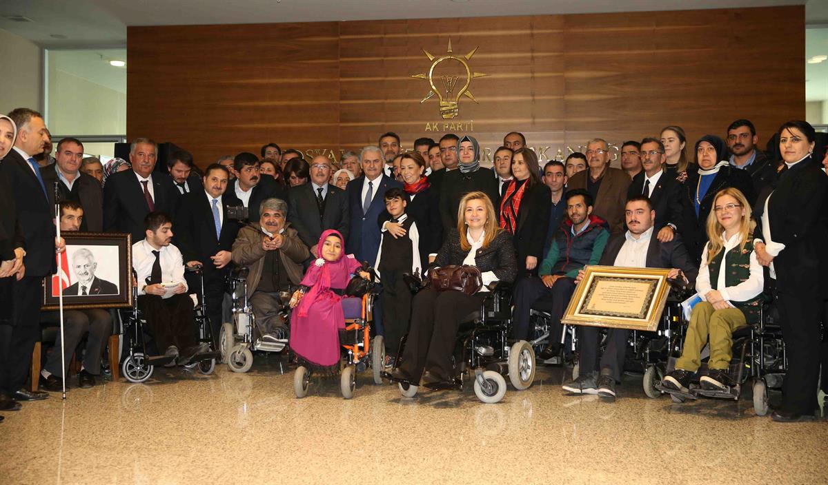 t c bagcilar belediyesi etkinlik ajandasi bagcilarli engelliler basbakan yildirim i ziyaret etti
