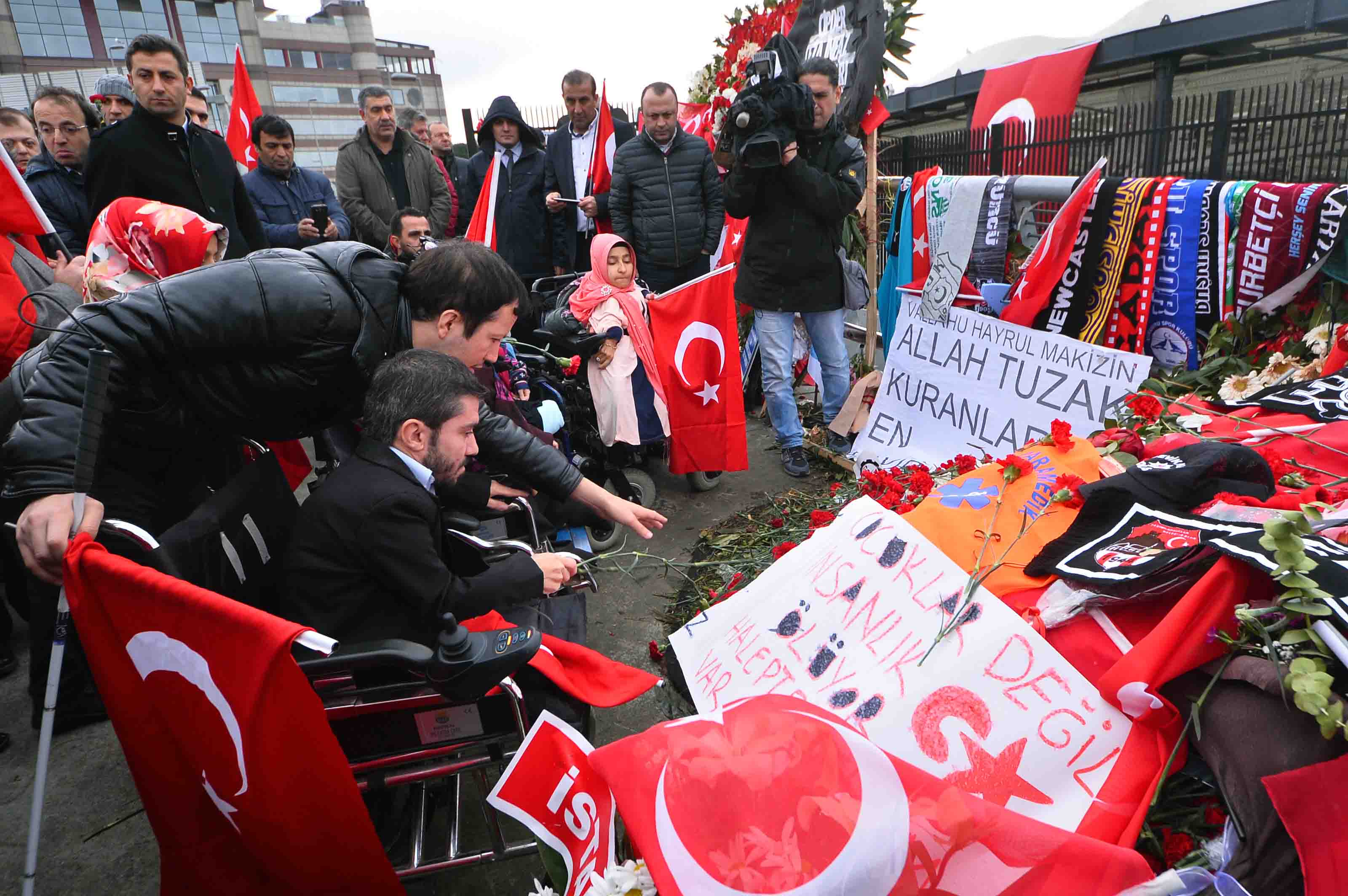 T C Bagcilar Belediyesi Resmi Web Sitesi Bagcilarli Engelliler Sehitler Tepesi Ni Ziyaret Etti