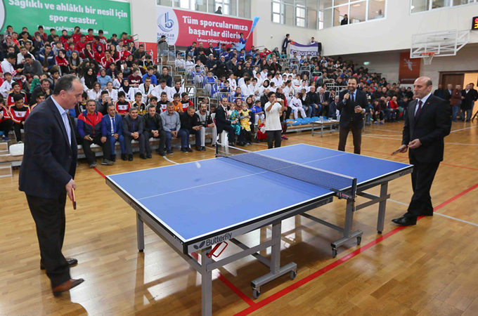 T C Bagcilar Belediyesi Resmi Mobil Web Sitesi Bagcilarli Amator Spor Kuluplerine Maddi Yardim