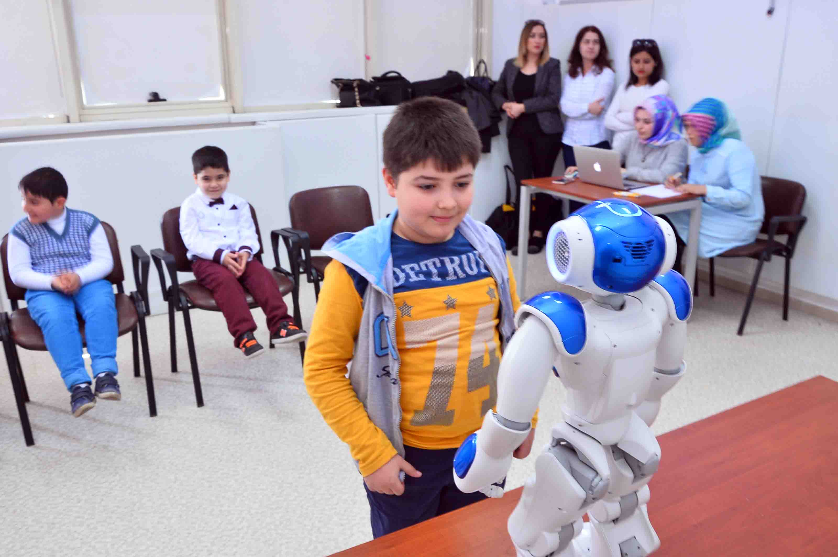 T C Bagcilar Belediyesi Resmi Mobil Web Sitesi Otizmli Cocuklar Robotik Egitimle Daha Kolay Ogreniyor