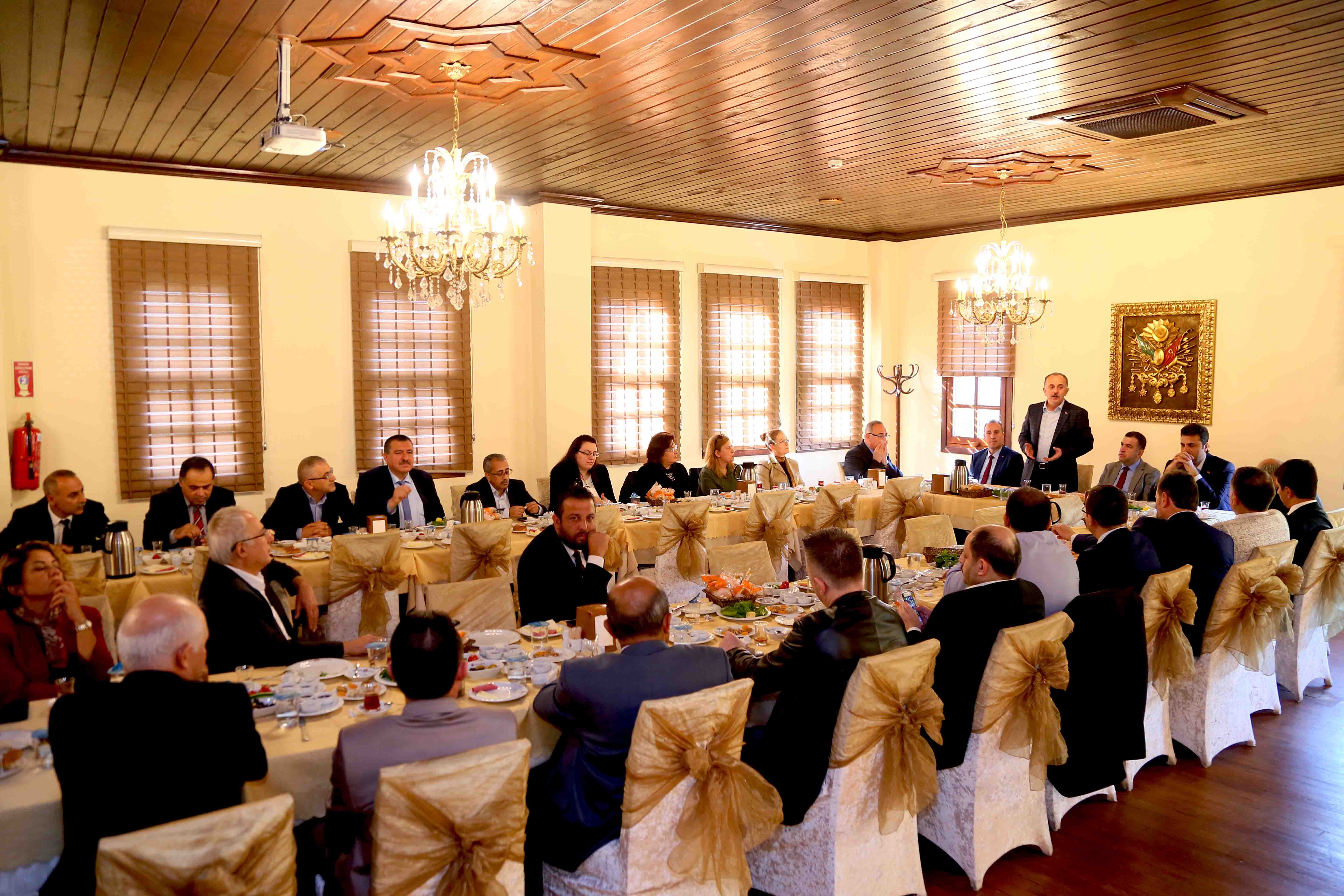 T C Bagcilar Belediyesi Resmi Mobil Web Sitesi Bagcilar Da Muhtarlar Icin Ozel Kutlama Yapildi