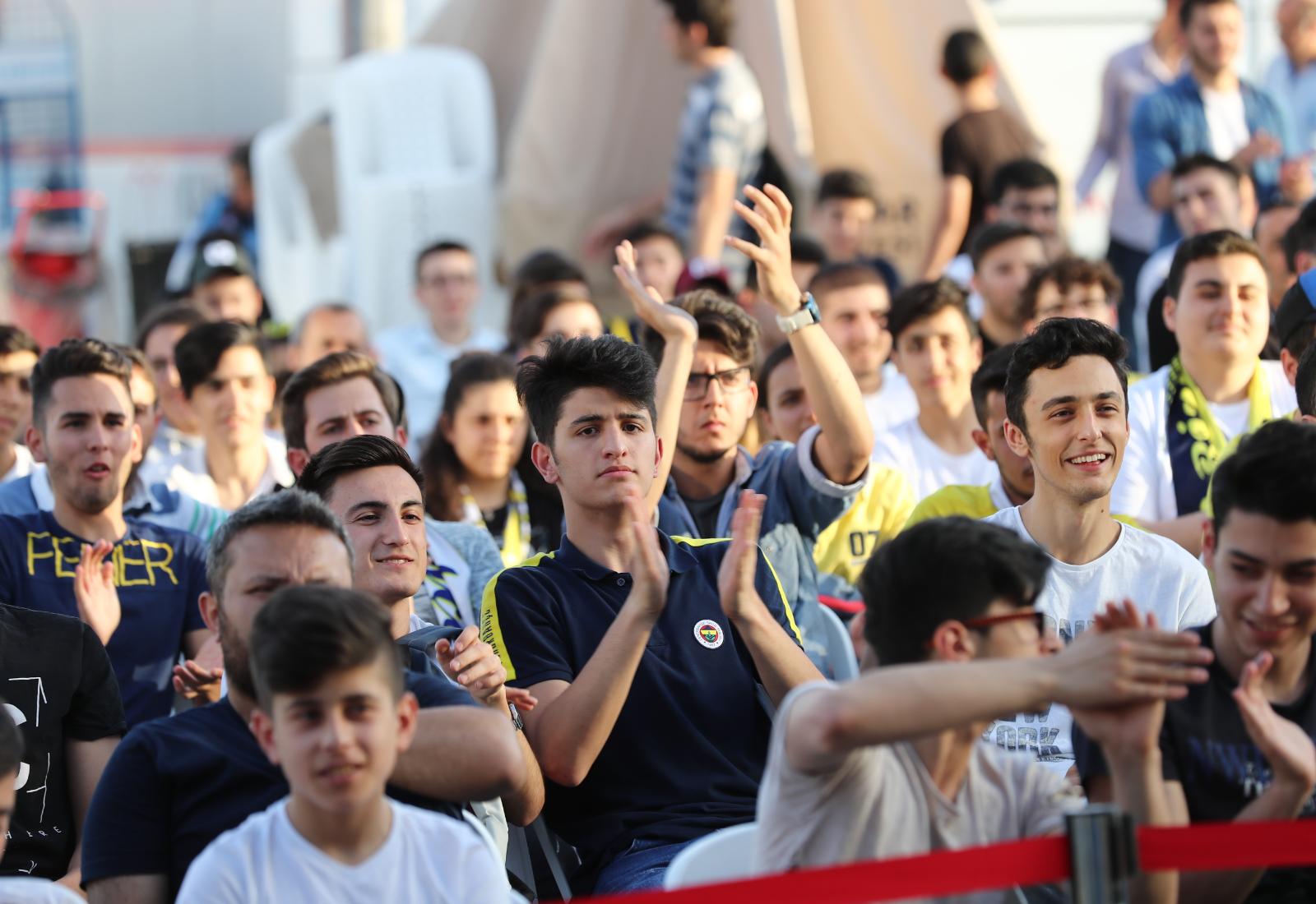 T C Bagcilar Belediyesi Resmi Mobil Web Sitesi Eurolig Final Four Bagcilar Da Dev Ekranda Izlendi
