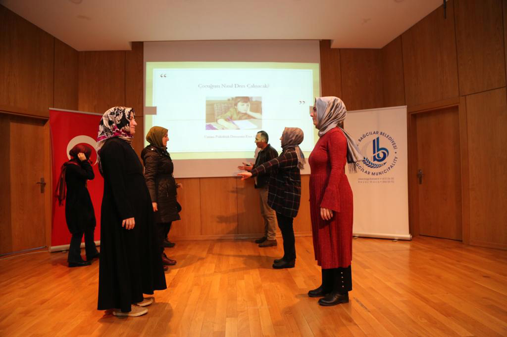 T C Bagcilar Belediyesi Resmi Mobil Web Sitesi Anne Babalarin Kaygisi Cocuklarin Gelecegini Olumsuz Etkiliyor