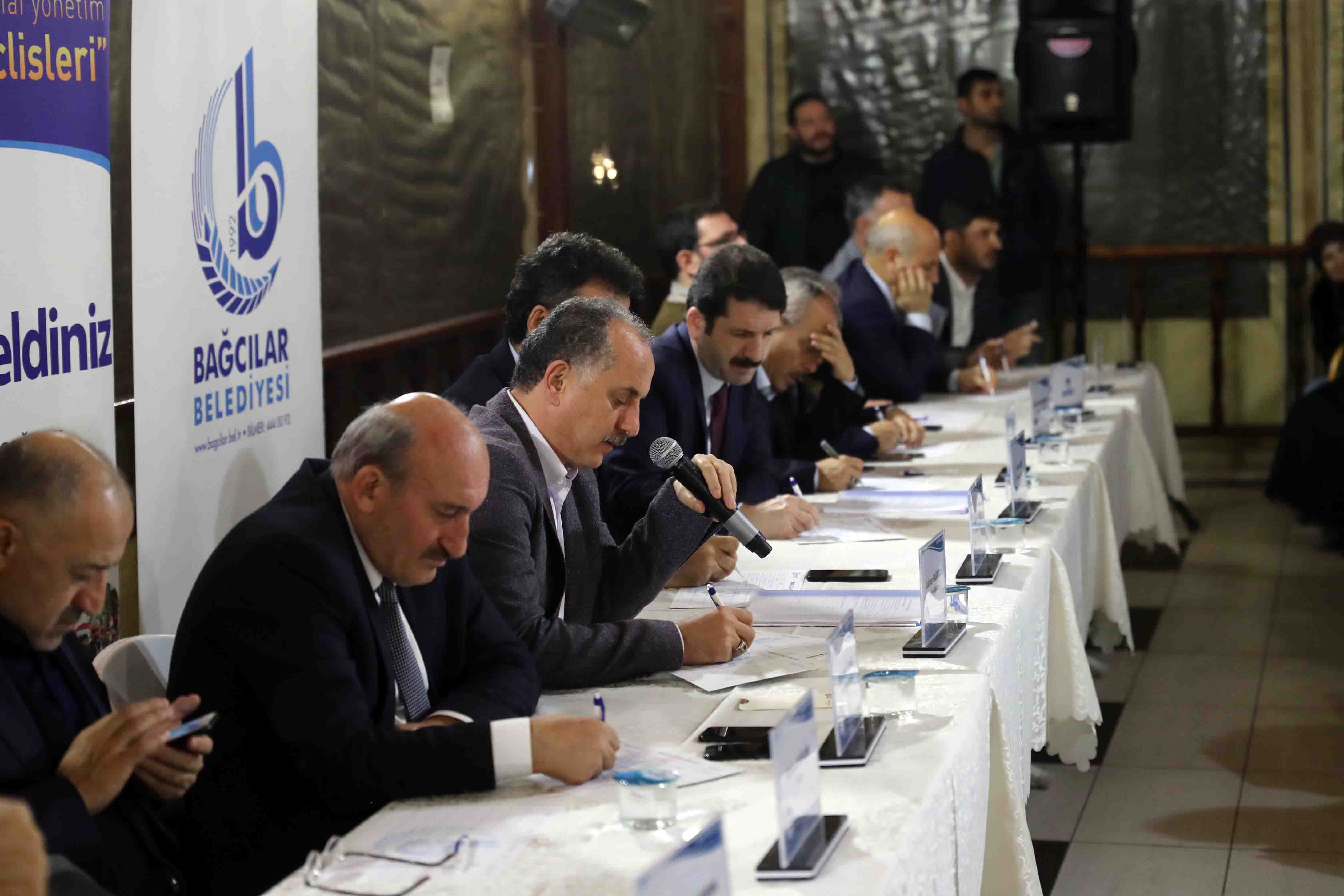 T C Bagcilar Belediyesi Resmi Mobil Web Sitesi Baskan Cagirici En Kisa Surede Sokaklari Pazarlardan Kurtaracagiz