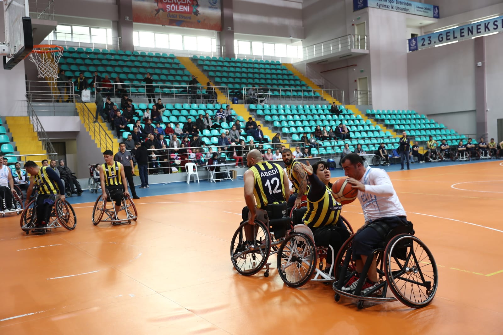 T C Bagcilar Belediyesi Resmi Mobil Web Sitesi Bagcilar Belediyesi Fenerbahce Ye 13 Sayi Fark Atti
