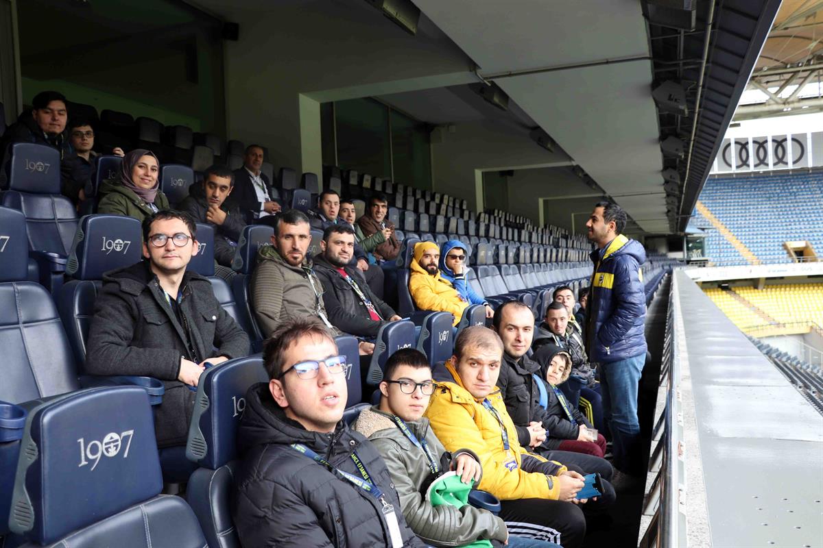 T C Bagcilar Belediyesi Resmi Web Sitesi Fenerbahce Spor Kulubu Bagcilarli Engellileri Agirladi