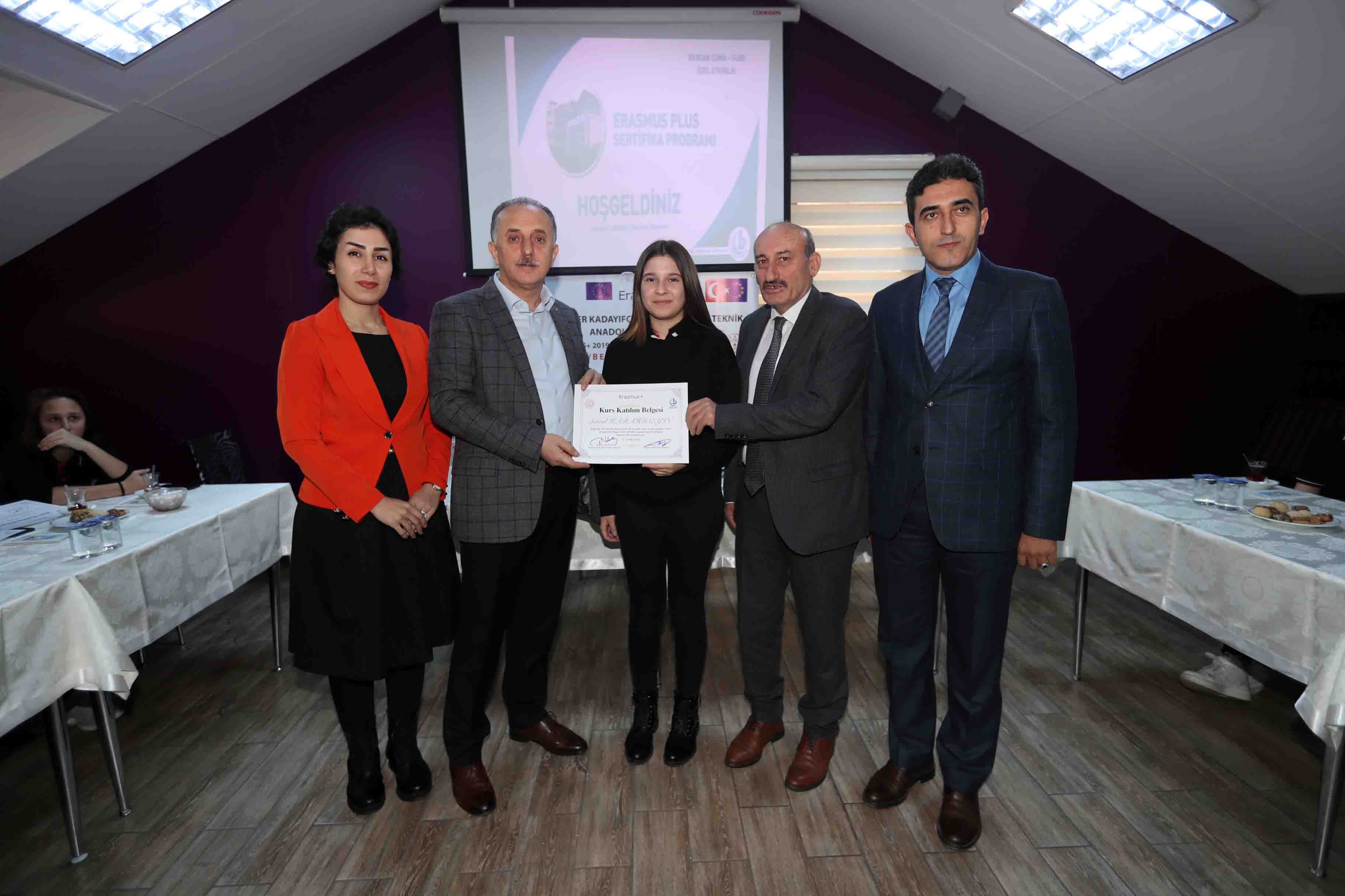 T C Bagcilar Belediyesi Resmi Mobil Web Sitesi Erasmus Ogrencilerine Bagcilar Da Dil Egitimi Verildi
