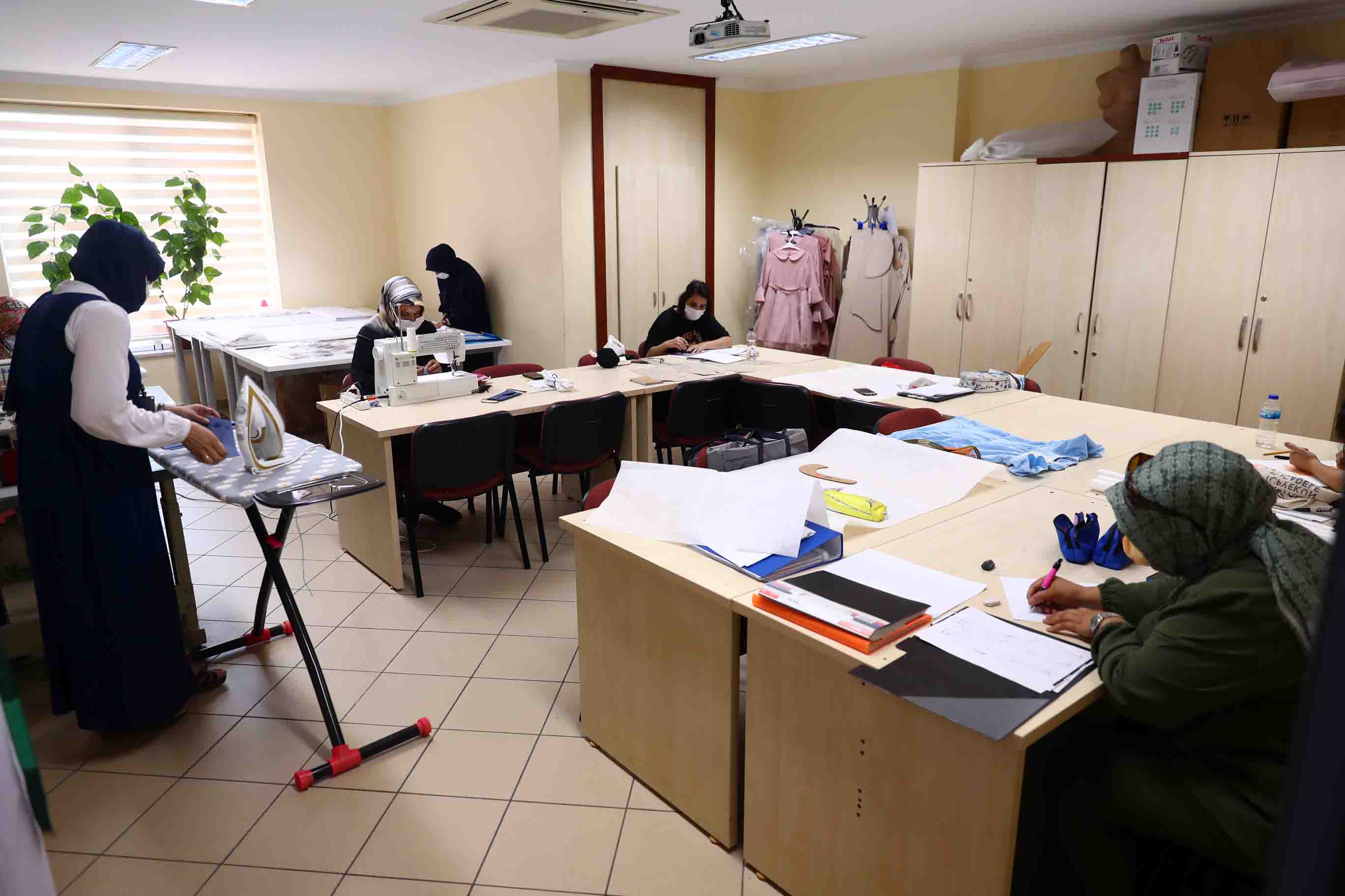 t c bagcilar belediyesi resmi mobil web sitesi kadin kursiyerlerden her zevke uygun maske