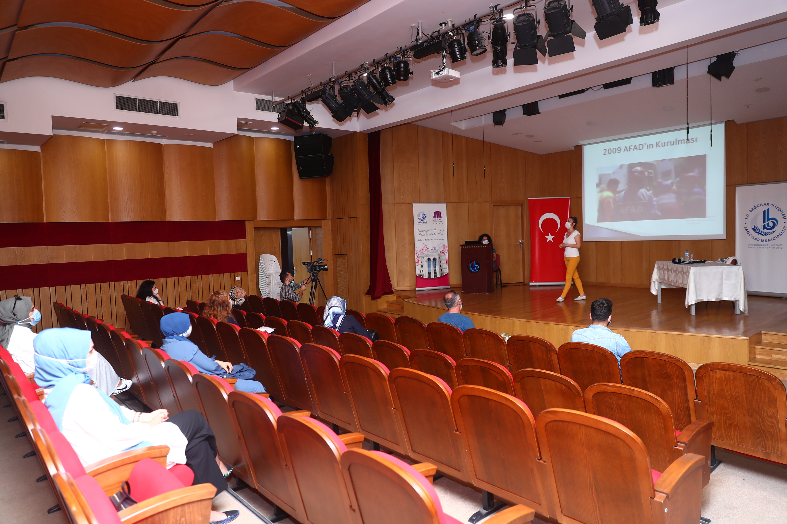 T C Bagcilar Belediyesi Resmi Mobil Web Sitesi Bagcilar Da Ruh Sagligi Savascilarina Afet Egitimi Verildi
