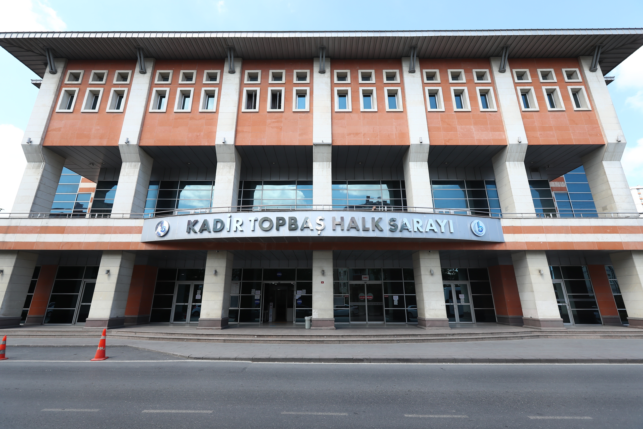 t c bagcilar belediyesi resmi mobil web sitesi bagcilar belediyesi kadir topbas halk sarayi