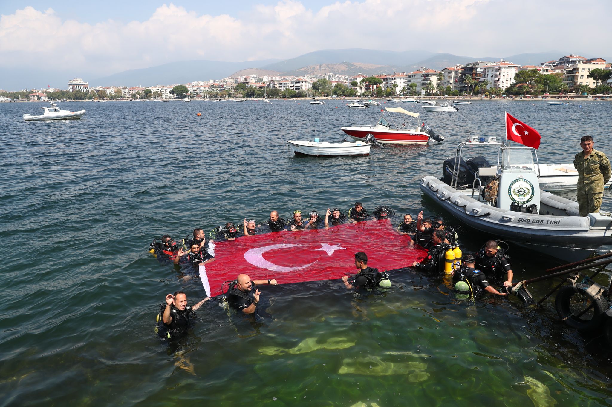 t c bagcilar belediyesi resmi mobil web sitesi 30 agustos zaferi icin asker polis engelli ve akademisyenler birlikte daldilar t c bagcilar belediyesi resmi mobil web sitesi 30 agustos zaferi icin asker polis engelli ve akademisyenler birlikte daldilar