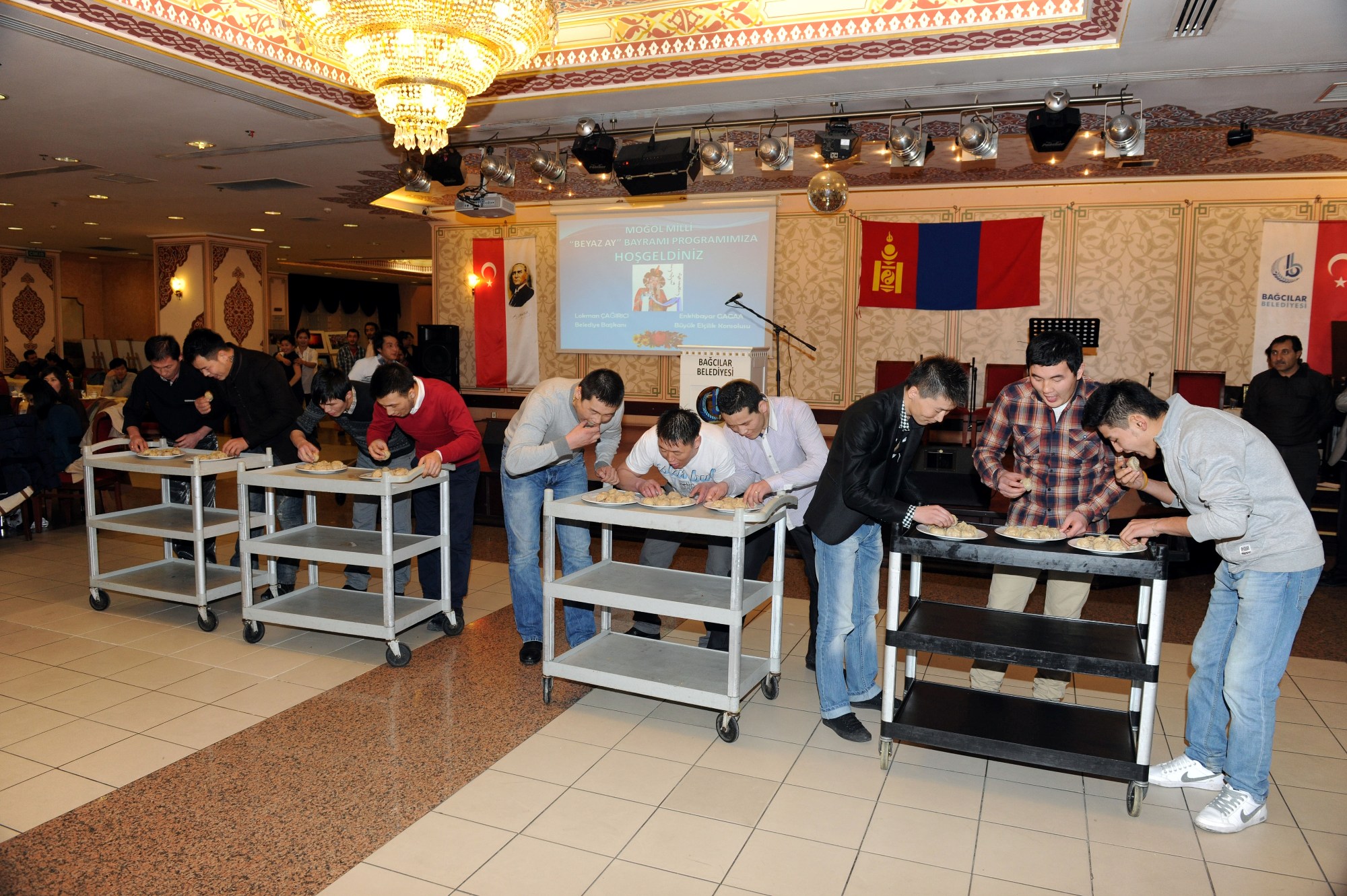 t c bagcilar belediyesi resmi web sitesi mogol ogrenciler beyaz ay bayrami ni kutladi