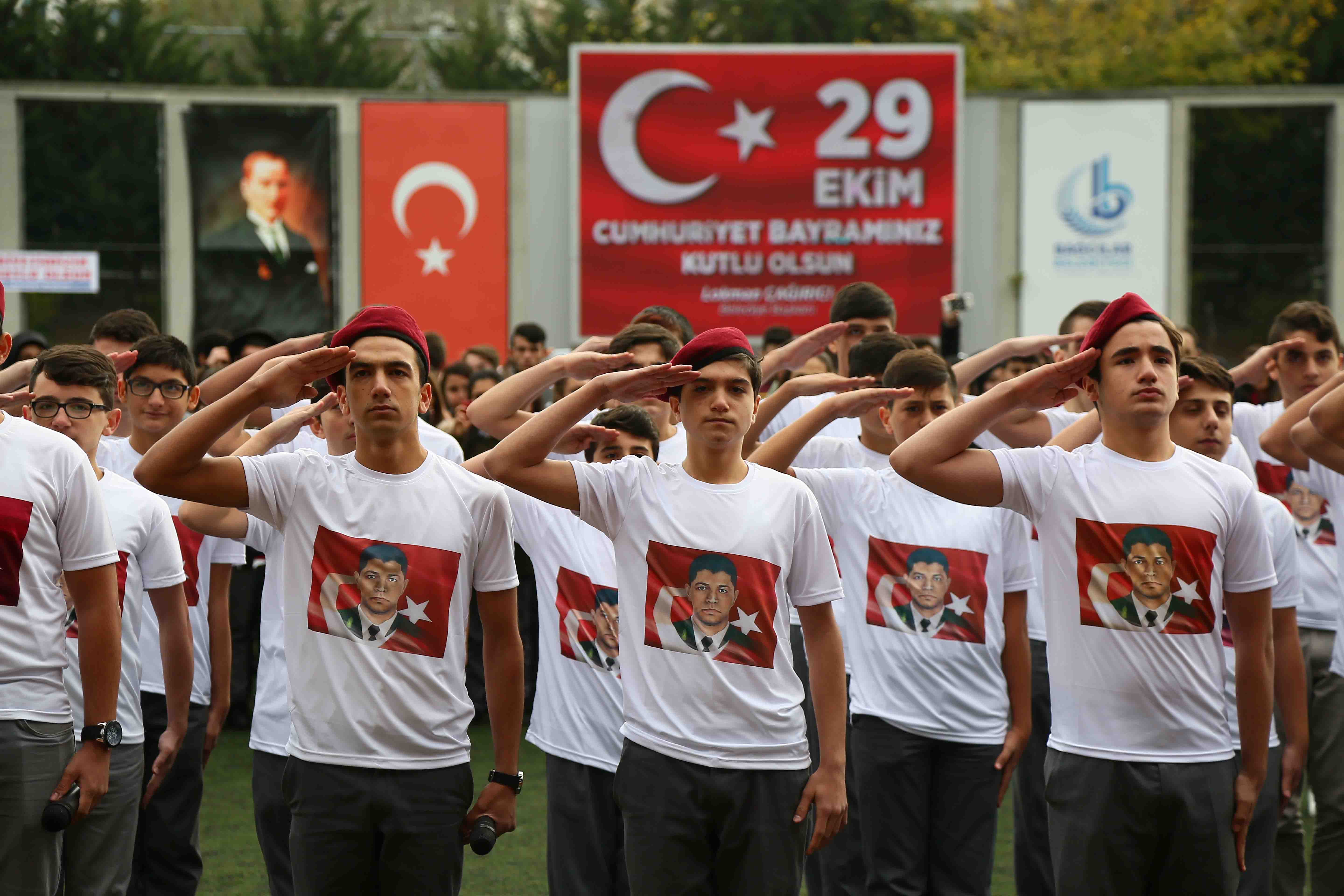 http kultursanat bagcilar bel tr icerik 174 16860 bagcilarda cumhuriyet coskusu yasandi aspx