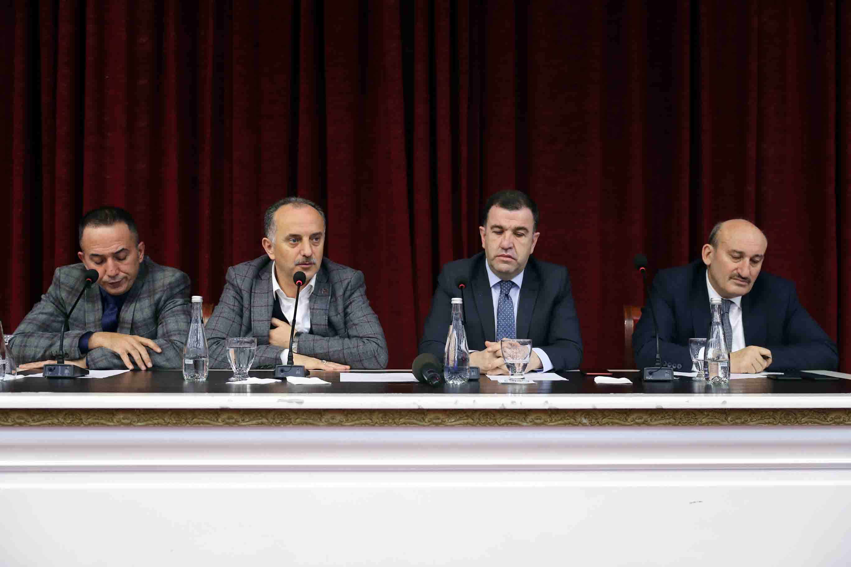 T C Bagcilar Belediyesi Resmi Web Sitesi Bagcilar Da Hemsehri Derneklerine Uyusturucu Uyarisi