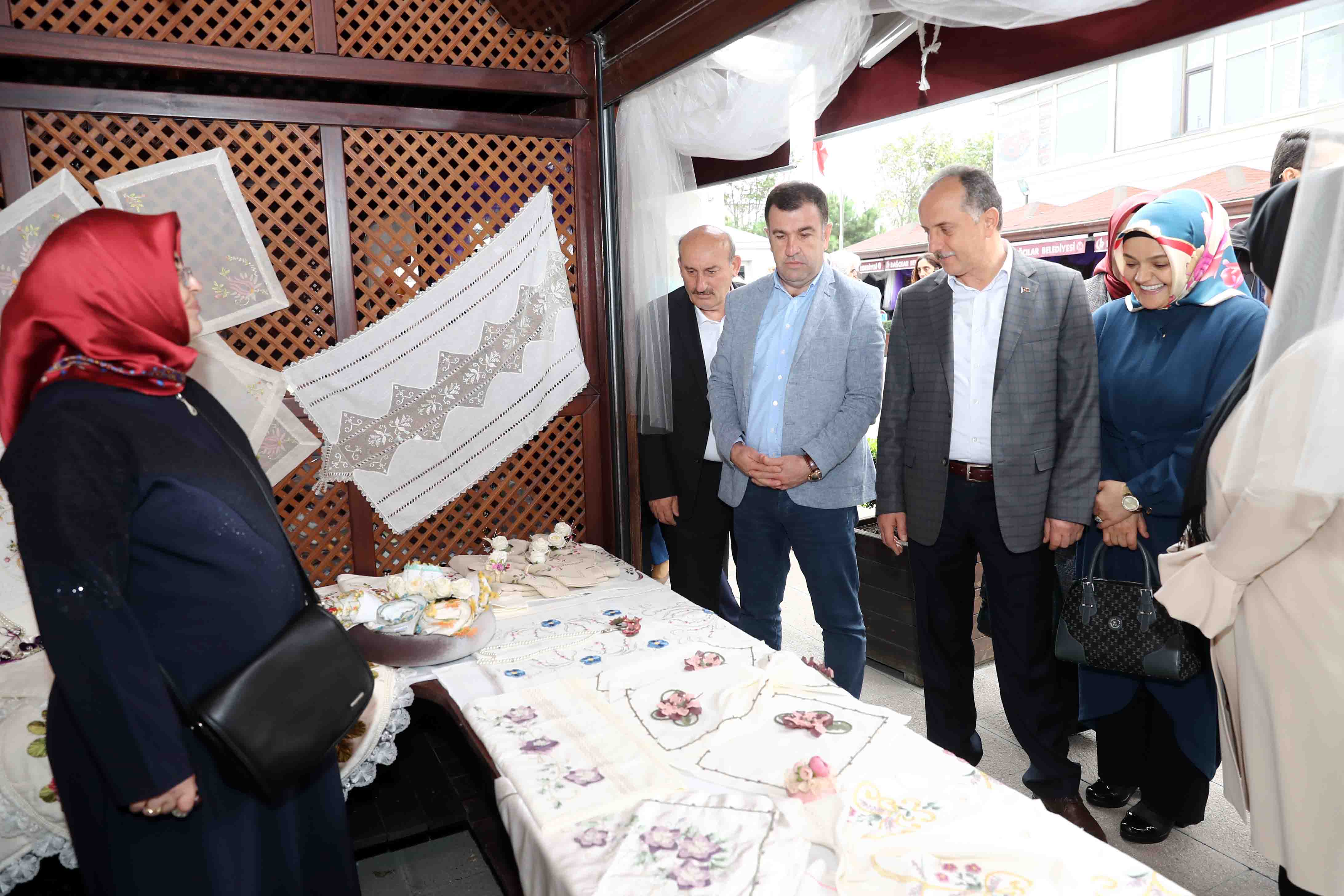 T C Bagcilar Belediyesi Resmi Web Sitesi Bagcilar Kadin Ve Aile Kultur Sanat Merkezi Ne Buyuk Ilgi 5 Bin 609 Kadin Kayit Yaptirdi