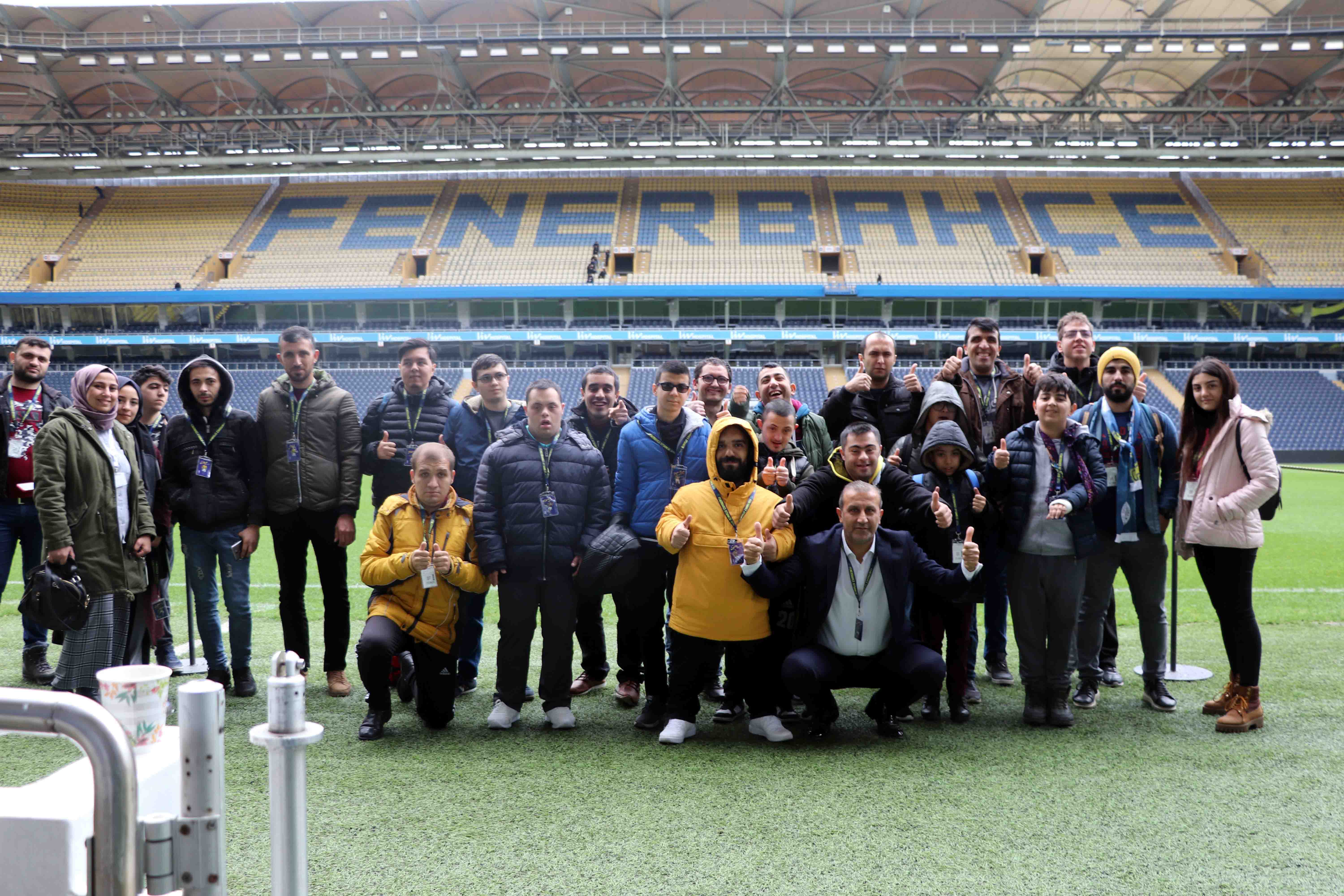 T C Bagcilar Belediyesi Resmi Web Sitesi Fenerbahce Spor Kulubu Bagcilarli Engellileri Agirladi