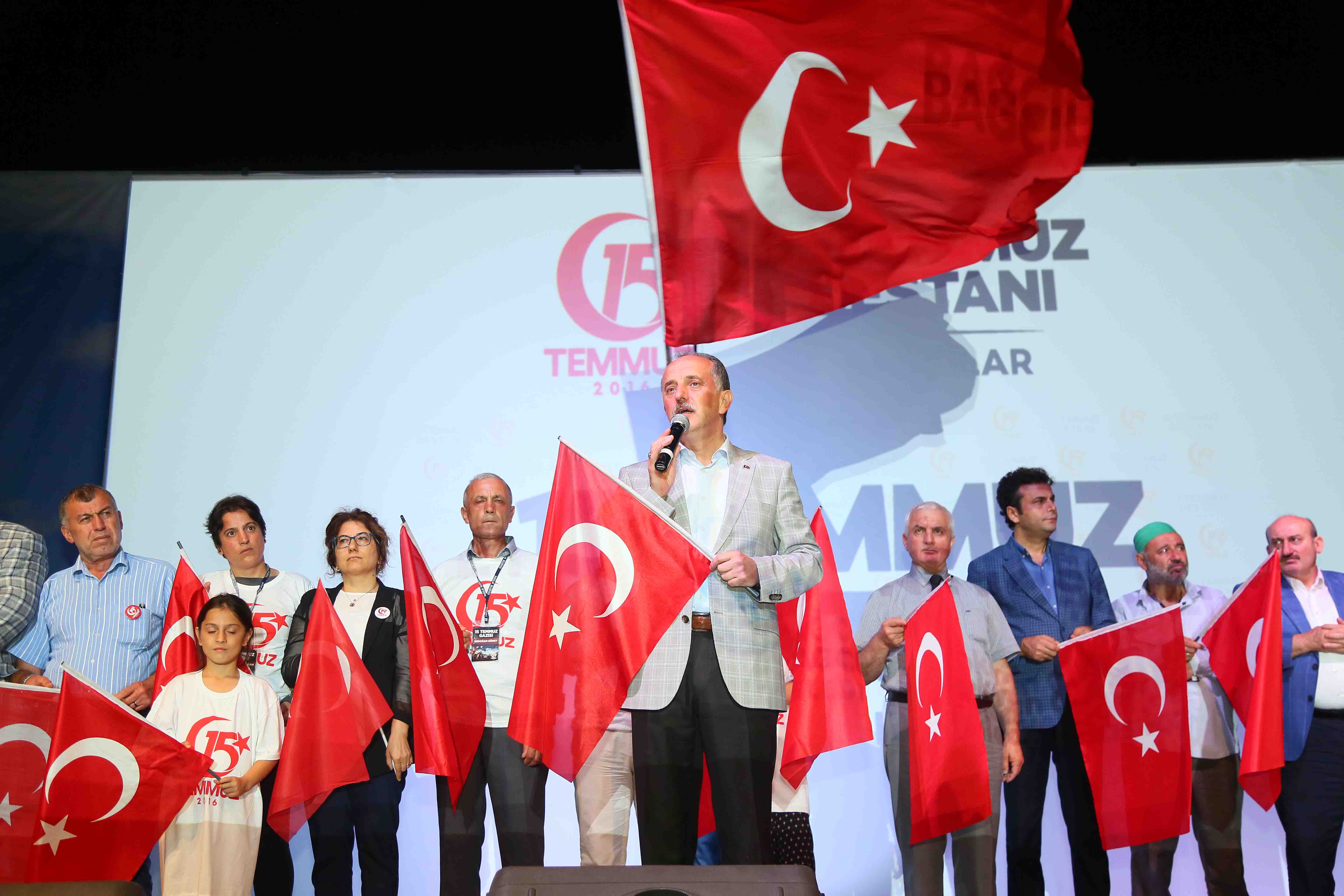 t c bagcilar belediyesi resmi web sitesi bagcilar da 15 temmuz gecesi gencler nobet tutacak