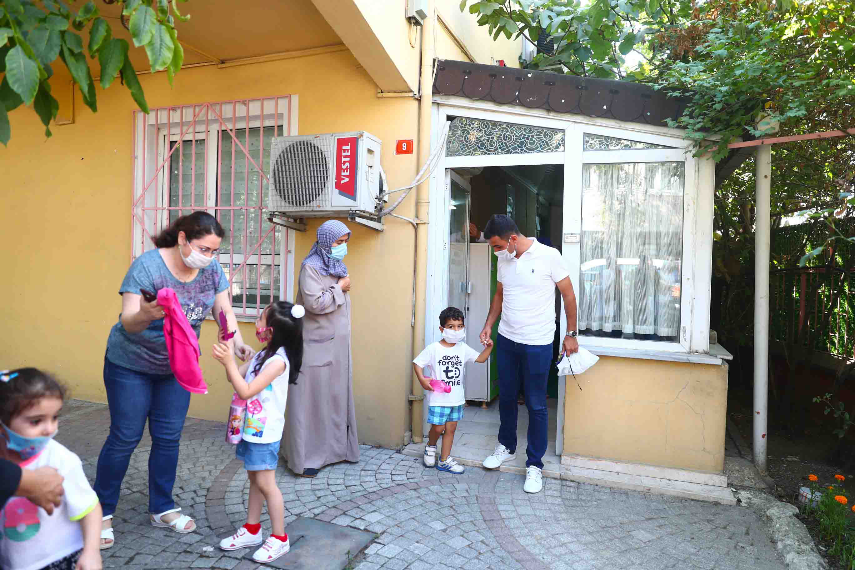 T C Bagcilar Belediyesi Resmi Web Sitesi Bagcilar Belediyesi Kresinde Ilk Gun Heyecani