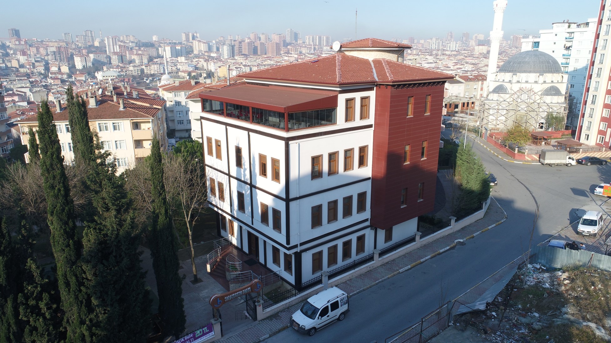 Saraybosna Parkı ve Öğretmen Evi